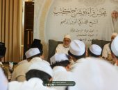 افتتاح مسجد “كريمة – البيت المحمدي” بإندونيسيا د. مهنا يوقع اللوحة التذكارية للافتتاح، ويعقد المجالس العلمية لشرح كتب التراث، والمولد النبوي الشريف