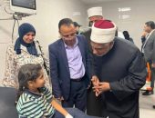 بتوجيهات الإمام الأكبر.. رئيس قطاع المعاهد الأزهرية يتفقد الحالة الصحية لتلاميذ معهد نور الإسلام الخاص إثر حادث الأتوبيس