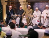 الوافدون يحتفلون مع علماء الأزهر بذكرى المولد النبوي الشريف بالبيت المحمدي للتصوف