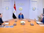 السيد الرئيس عبد الفتاح السيسي،يجتمع  مع الدكتور مصطفى مدبولي رئيس مجلس الوزراء، والمهندس كريم بدوي وزير البترول والثروة المعدنية، والمهندس خالد هاشم وزير الصناعة.